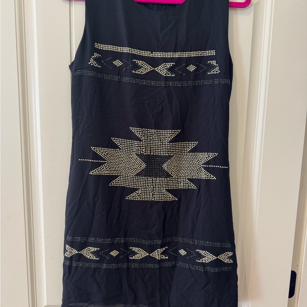 Chic Black Sleeveless Dress with Geometric Patterns